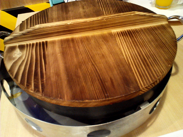 OMAYA春川炒雞(台南東門店)：☆口碑券No.7☆【臺南Ω東區】Omaya春川炒雞（東門店）。享用厚切牛排與辣炒雞排共譜的美味，再來杯萌萌棉花糖泡泡飲