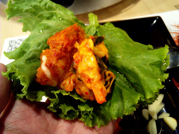 OMAYA春川炒雞(台南東門店)：☆口碑券No.7☆【臺南Ω東區】Omaya春川炒雞（東門店）。享用厚切牛排與辣炒雞排共譜的美味，再來杯萌萌棉花糖泡泡飲