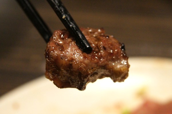 燒肉眾雙和板南店(雙和板南店):(新北。中和區美食) 『燒肉眾-雙和板南店』燒烤吃到飽。三種消費方案,任你挑,保證讓你吃飽飽,肚飽眼皮鬆! 好吃好睡好幸福~