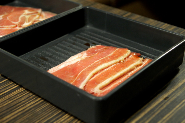 燒肉眾雙和板南店(雙和板南店):(新北。中和區美食) 『燒肉眾-雙和板南店』燒烤吃到飽。三種消費方案,任你挑,保證讓你吃飽飽,肚飽眼皮鬆! 好吃好睡好幸福~