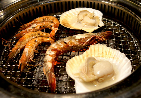 燒肉眾雙和板南店(雙和板南店):(新北。中和區美食) 『燒肉眾-雙和板南店』燒烤吃到飽。三種消費方案,任你挑,保證讓你吃飽飽,肚飽眼皮鬆! 好吃好睡好幸福~