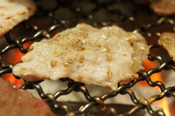 燒肉眾雙和板南店(雙和板南店):(新北。中和區美食) 『燒肉眾-雙和板南店』燒烤吃到飽。三種消費方案,任你挑,保證讓你吃飽飽,肚飽眼皮鬆! 好吃好睡好幸福~