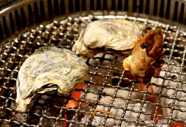 燒肉眾雙和板南店(雙和板南店):(新北。中和區美食) 『燒肉眾-雙和板南店』燒烤吃到飽。三種消費方案,任你挑,保證讓你吃飽飽,肚飽眼皮鬆! 好吃好睡好幸福~