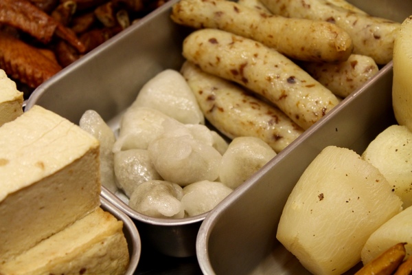 肉皮張滷味(台南忠義店)：[台南]宵夜好夥伴 嘉義老店魯味 代代相傳的好味道 肉皮張魯味