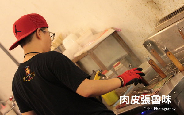 肉皮張滷味(台南忠義店):【台南】來自嘉義的肉皮張魯味 (忠義店),跟台南滷味不一樣的鹹香好滋味!