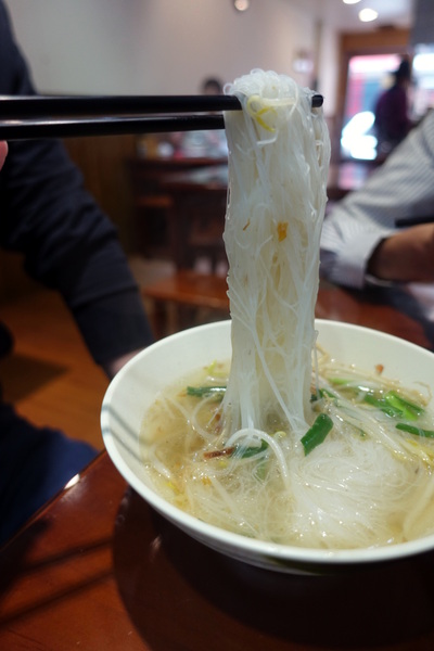 天橋下鵝肉專賣店:(胖樺食記)永和必吃平價小吃「天橋下鵝肉專賣店」,超級好吃的煙燻鵝肉還有各種讓人驚豔的小菜