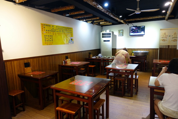 天橋下鵝肉專賣店:(胖樺食記)永和必吃平價小吃「天橋下鵝肉專賣店」,超級好吃的煙燻鵝肉還有各種讓人驚豔的小菜