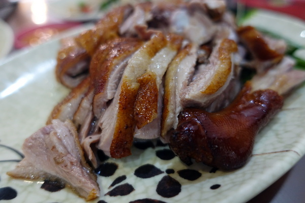 天橋下鵝肉專賣店:(胖樺食記)永和必吃平價小吃「天橋下鵝肉專賣店」,超級好吃的煙燻鵝肉還有各種讓人驚豔的小菜