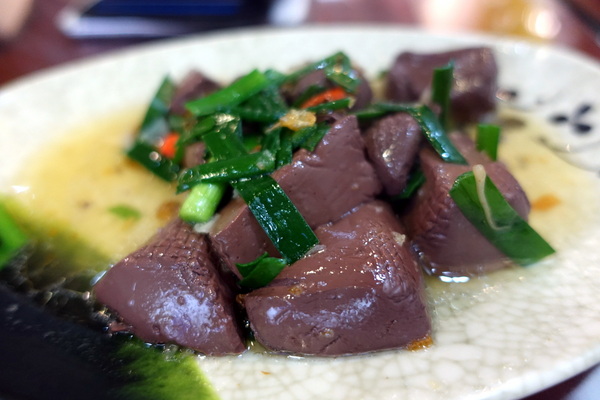 天橋下鵝肉專賣店:(胖樺食記)永和必吃平價小吃「天橋下鵝肉專賣店」,超級好吃的煙燻鵝肉還有各種讓人驚豔的小菜