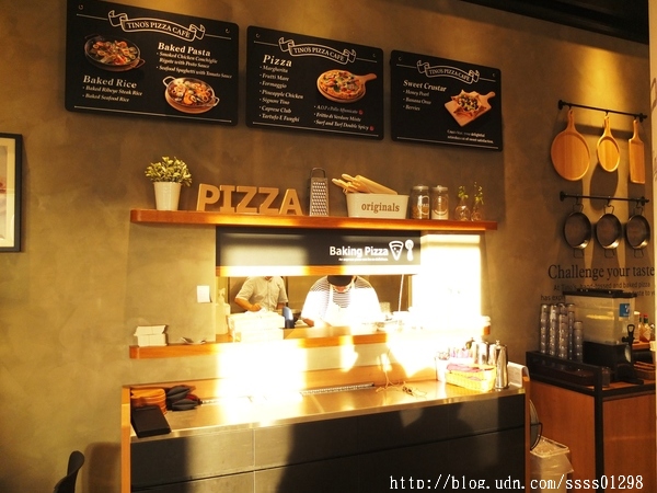 堤諾比薩 Tino's Pizza Café(高雄草衙道店)：【愛評口碑券】堤諾比薩Tino's Pizza/Cafe(高雄草衙道店)。珍奶加比薩的獨特滋味 餅皮一流 義式創意比薩驚奇必吃