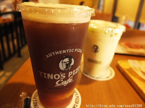 堤諾比薩 Tino's Pizza Café(高雄草衙道店)：【愛評口碑券】堤諾比薩Tino's Pizza/Cafe(高雄草衙道店)。珍奶加比薩的獨特滋味 餅皮一流 義式創意比薩驚奇必吃
