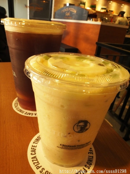 堤諾比薩 Tino's Pizza Café(高雄草衙道店)：【愛評口碑券】堤諾比薩Tino's Pizza/Cafe(高雄草衙道店)。珍奶加比薩的獨特滋味 餅皮一流 義式創意比薩驚奇必吃