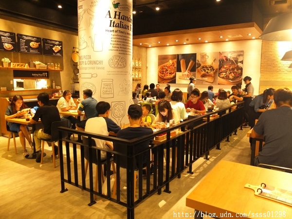 堤諾比薩 Tino's Pizza Café(高雄草衙道店)：【愛評口碑券】堤諾比薩Tino's Pizza/Cafe(高雄草衙道店)。珍奶加比薩的獨特滋味 餅皮一流 義式創意比薩驚奇必吃