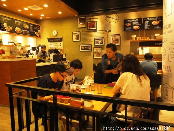 堤諾比薩 Tino's Pizza Café(高雄草衙道店)：【愛評口碑券】堤諾比薩Tino's Pizza/Cafe(高雄草衙道店)。珍奶加比薩的獨特滋味 餅皮一流 義式創意比薩驚奇必吃