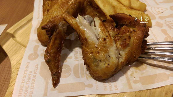 TINO'S PIZZA CAFE 堤諾比薩(高雄草衙道店):【高雄/食﹡前鎮】南臺灣初登場千萬別錯過.珍珠奶茶披薩超吸睛!.TINO'S PIZZA CAFE 堤諾比薩(高雄草衙道店)