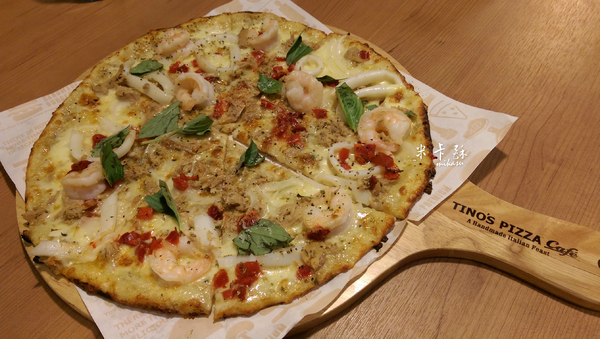 TINO'S PIZZA CAFE 堤諾比薩(高雄草衙道店):【高雄/食﹡前鎮】南臺灣初登場千萬別錯過.珍珠奶茶披薩超吸睛!.TINO'S PIZZA CAFE 堤諾比薩(高雄草衙道店)