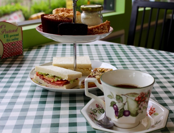 Daisy's Tearoom：[台南]正統英式下午茶 超厲害的司康與布朗尼  Daisy's Tearoom