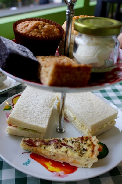Daisy's Tearoom：[台南]正統英式下午茶 超厲害的司康與布朗尼  Daisy's Tearoom
