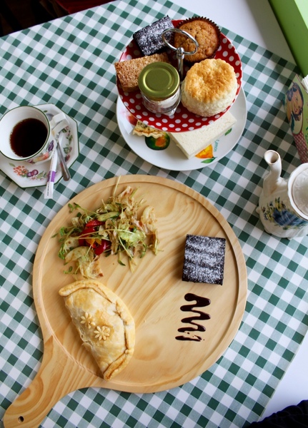 Daisy's Tearoom：[台南]正統英式下午茶 超厲害的司康與布朗尼  Daisy's Tearoom