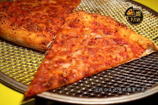 FAW瘋玩：東區批薩『FAW瘋玩』外帶/單片35元起/捷運忠孝敦化平價美食
