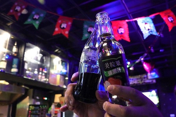 IN9 飲酒串燒：【新北市食記】IN9飲酒串燒Bar聖誕活動推出消費滿999即可抽禮物~下班或凌晨來串烤&飛鏢&酒吧以及宵夜和聊天的好去處