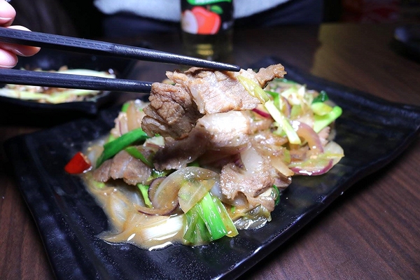 IN9 飲酒串燒：【新北市食記】IN9飲酒串燒Bar聖誕活動推出消費滿999即可抽禮物~下班或凌晨來串烤&飛鏢&酒吧以及宵夜和聊天的好去處