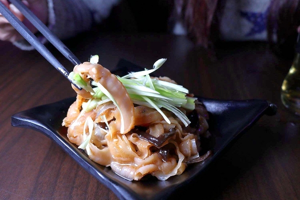 IN9 飲酒串燒：【新北市食記】IN9飲酒串燒Bar聖誕活動推出消費滿999即可抽禮物~下班或凌晨來串烤&飛鏢&酒吧以及宵夜和聊天的好去處