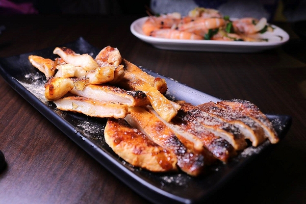 IN9 飲酒串燒：【新北市食記】IN9飲酒串燒Bar聖誕活動推出消費滿999即可抽禮物~下班或凌晨來串烤&飛鏢&酒吧以及宵夜和聊天的好去處