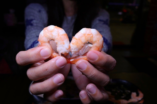 IN9 飲酒串燒：【新北市食記】IN9飲酒串燒Bar聖誕活動推出消費滿999即可抽禮物~下班或凌晨來串烤&飛鏢&酒吧以及宵夜和聊天的好去處