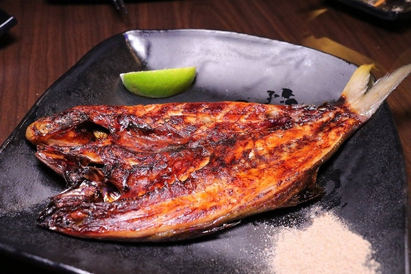 IN9 飲酒串燒：【新北市食記】IN9飲酒串燒Bar聖誕活動推出消費滿999即可抽禮物~下班或凌晨來串烤&飛鏢&酒吧以及宵夜和聊天的好去處