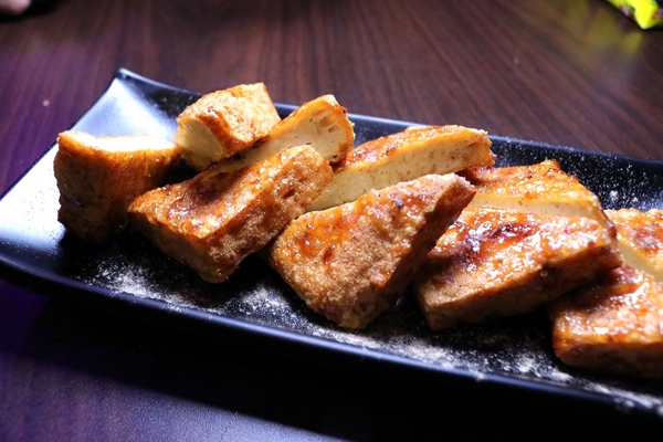 IN9 飲酒串燒：【新北市食記】IN9飲酒串燒Bar聖誕活動推出消費滿999即可抽禮物~下班或凌晨來串烤&飛鏢&酒吧以及宵夜和聊天的好去處