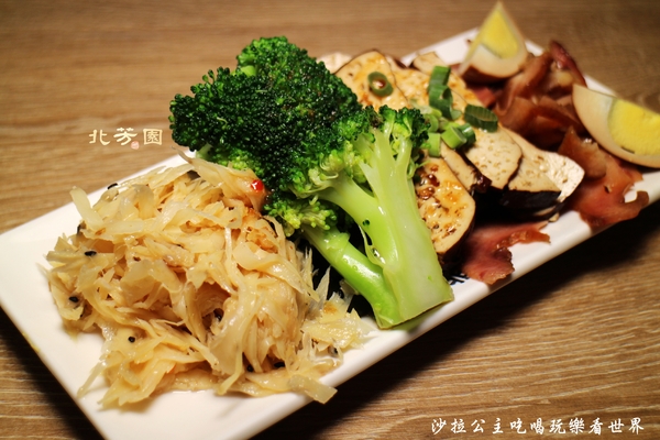 北芳園 專業精緻牛肉麵(信義店):台北牛肉麵『 北芳園精緻牛肉麵』觀光局/食上玩家指定必吃/捷運市政府站