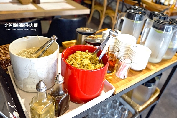 北芳園 專業精緻牛肉麵(信義店):【台北牛肉麵】台北旅遊觀光局指定台北必吃牛肉麵餐廳 / 食尚玩家推薦 ✿✿ 北芳園 專業精緻牛肉麵 ✿✿(完整菜單)