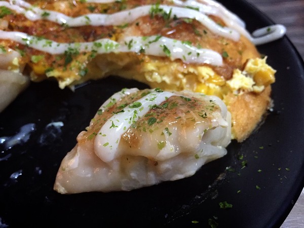 姑娘今晚不賣酒：[台南]晚餐限定 餃子大阪燒 創意新滋味 姑娘今晚不賣酒 餃子お好み焼き