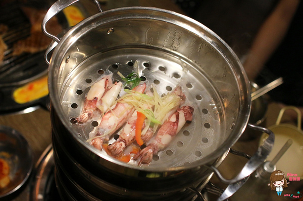 韓老大 韓式烤肉 海鮮九層塔 한으뜸：【食記】台北東區 韓老大한으뜸 海鮮九層塔 韓式料理 春川炒雞人參雞烤肉烤雞 打卡送韓國哈密瓜雪糕