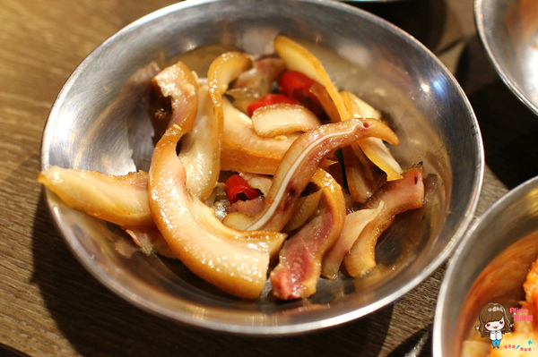 韓老大 韓式烤肉 海鮮九層塔 한으뜸：【食記】台北東區 韓老大한으뜸 海鮮九層塔 韓式料理 春川炒雞人參雞烤肉烤雞 打卡送韓國哈密瓜雪糕