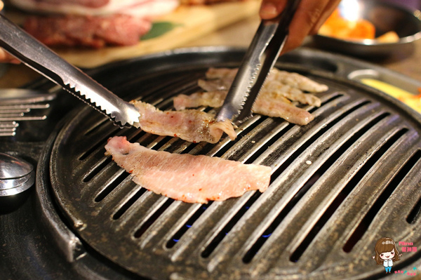 韓老大 韓式烤肉 海鮮九層塔 한으뜸：【食記】台北東區 韓老大한으뜸 海鮮九層塔 韓式料理 春川炒雞人參雞烤肉烤雞 打卡送韓國哈密瓜雪糕