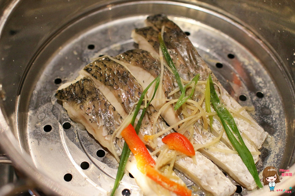 韓老大 韓式烤肉 海鮮九層塔 한으뜸：【食記】台北東區 韓老大한으뜸 海鮮九層塔 韓式料理 春川炒雞人參雞烤肉烤雞 打卡送韓國哈密瓜雪糕