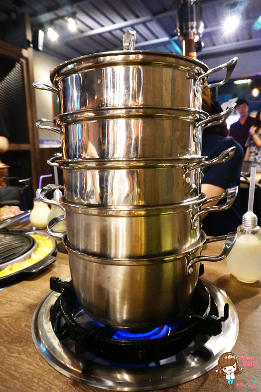 韓老大 韓式烤肉 海鮮九層塔 한으뜸：【食記】台北東區 韓老大한으뜸 海鮮九層塔 韓式料理 春川炒雞人參雞烤肉烤雞 打卡送韓國哈密瓜雪糕