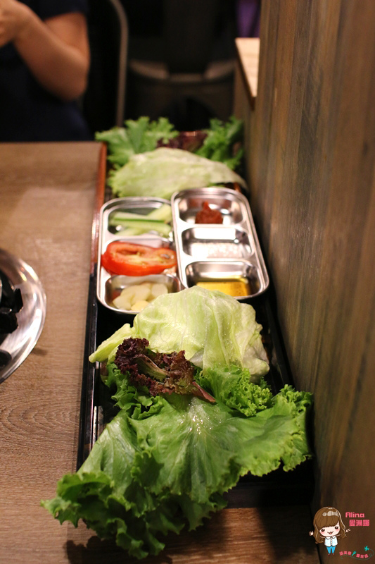 韓老大 韓式烤肉 海鮮九層塔 한으뜸：【食記】台北東區 韓老大한으뜸 海鮮九層塔 韓式料理 春川炒雞人參雞烤肉烤雞 打卡送韓國哈密瓜雪糕