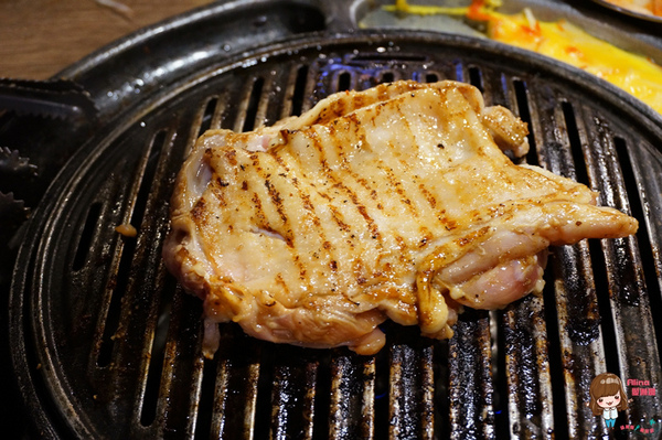 韓老大 韓式烤肉 海鮮九層塔 한으뜸：【食記】台北東區 韓老大한으뜸 海鮮九層塔 韓式料理 春川炒雞人參雞烤肉烤雞 打卡送韓國哈密瓜雪糕