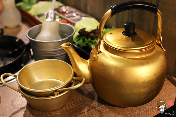 韓老大 韓式烤肉 海鮮九層塔 한으뜸：【食記】台北東區 韓老大한으뜸 海鮮九層塔 韓式料理 春川炒雞人參雞烤肉烤雞 打卡送韓國哈密瓜雪糕