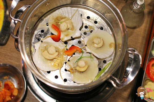 韓老大 韓式烤肉 海鮮九層塔 한으뜸：【食記】台北東區 韓老大한으뜸 海鮮九層塔 韓式料理 春川炒雞人參雞烤肉烤雞 打卡送韓國哈密瓜雪糕