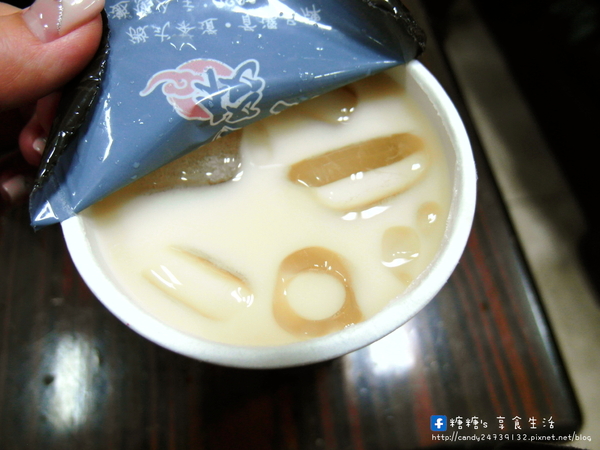 日出客棧(西屯逢甲店):〖台中│美食〗日出客棧(西屯逢甲店) ❤ 堅持使用高單價原物料,牧場百分之百鮮乳,新鮮現榨一整顆檸檬,新鮮美味一喝就知道!!