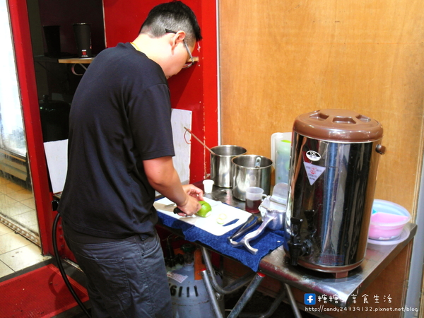 日出客棧(西屯逢甲店):〖台中│美食〗日出客棧(西屯逢甲店) ❤ 堅持使用高單價原物料,牧場百分之百鮮乳,新鮮現榨一整顆檸檬,新鮮美味一喝就知道!!