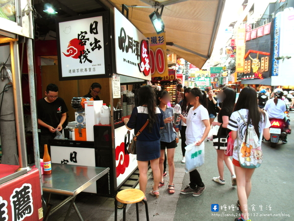 日出客棧(西屯逢甲店):〖台中│美食〗日出客棧(西屯逢甲店) ❤ 堅持使用高單價原物料,牧場百分之百鮮乳,新鮮現榨一整顆檸檬,新鮮美味一喝就知道!!