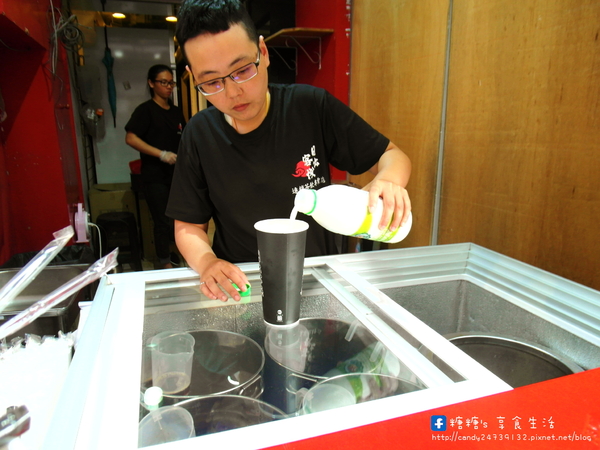 日出客棧(西屯逢甲店):〖台中│美食〗日出客棧(西屯逢甲店) ❤ 堅持使用高單價原物料,牧場百分之百鮮乳,新鮮現榨一整顆檸檬,新鮮美味一喝就知道!!