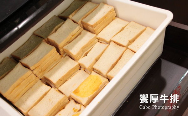 饗厚牛排(楠梓店):【高雄||楠梓】饗厚牛排(高雄楠梓店)──岩燒牛排,要熟不熟,由你決定!