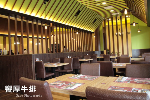 饗厚牛排(楠梓店):【高雄||楠梓】饗厚牛排(高雄楠梓店)──岩燒牛排,要熟不熟,由你決定!