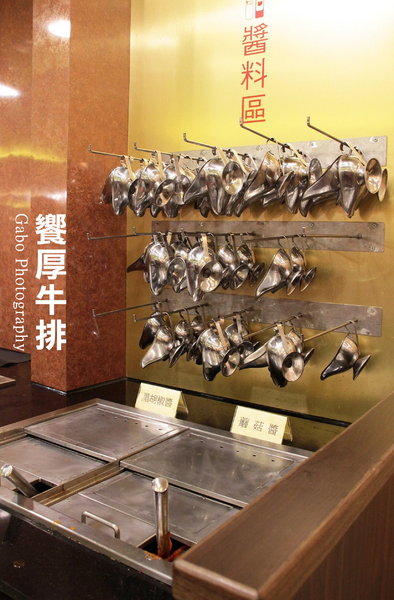 饗厚牛排(楠梓店):【高雄||楠梓】饗厚牛排(高雄楠梓店)──岩燒牛排,要熟不熟,由你決定!